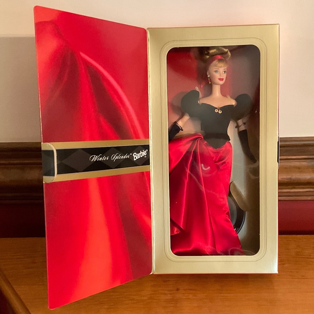 Winter Splendor Barbie, Avon, vintage, NIB